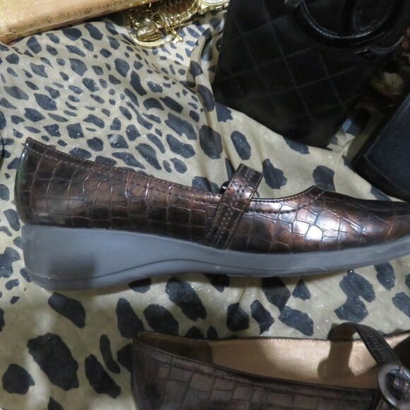 BOGO Life Stride Demi Brown Croc Embossed Mary Jane Buckle Comfort Wedges 8.5 - Picture 9 of 13